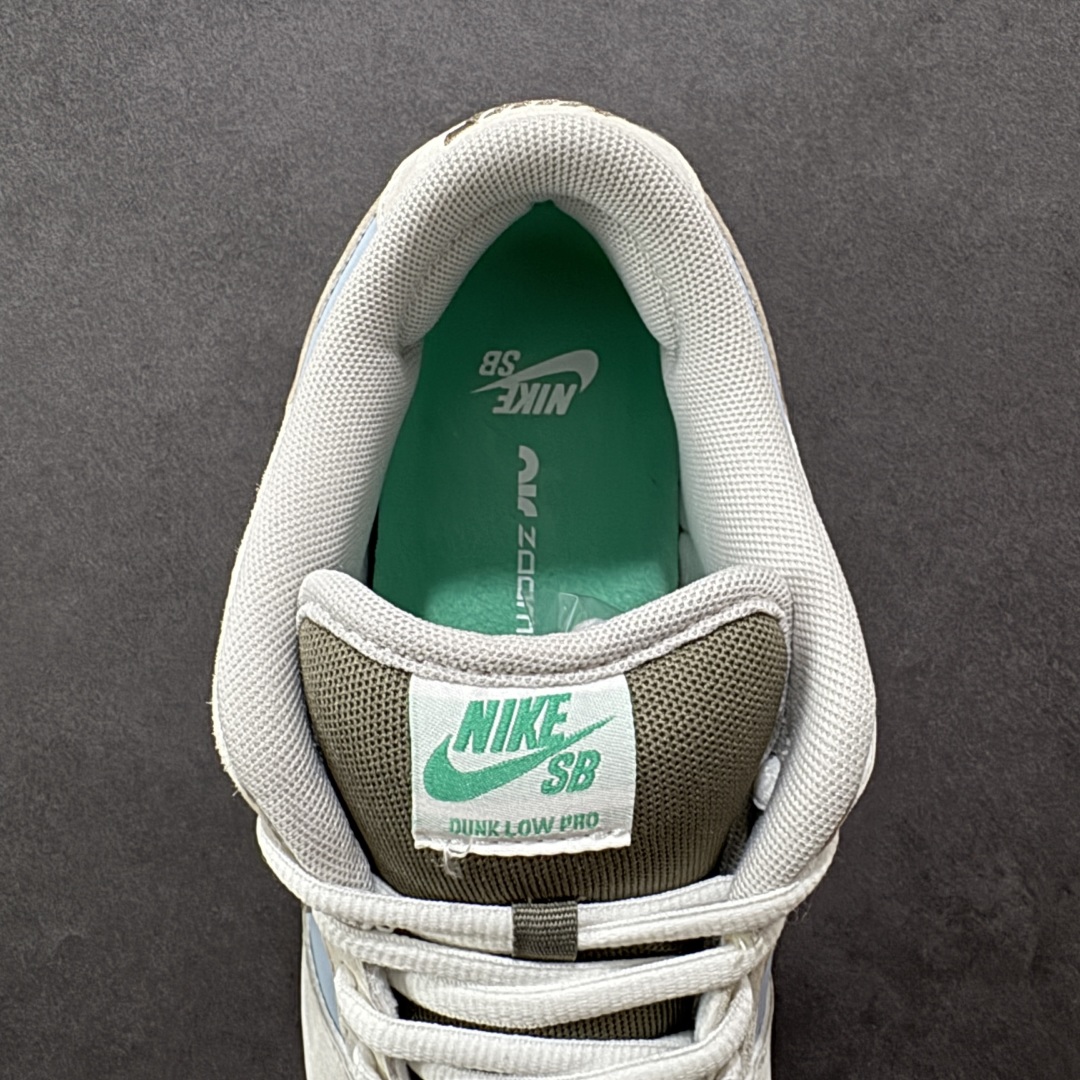 图片[7]-【纯原版】Nike Dunk SB Low 冰啡男孩 米蓝棕 低帮休闲运动板鞋 此款以简约大方的造型设计，给人以随性休闲的时尚格调，穿着舒适轻便，运动灵活自如，满足日常个性穿搭。 货号：HF3704-001 尺码：36 36.5 37.5 38 38.5 39 40 40.5 41 42 42.5 43 44 44.5 45 46-选品中心