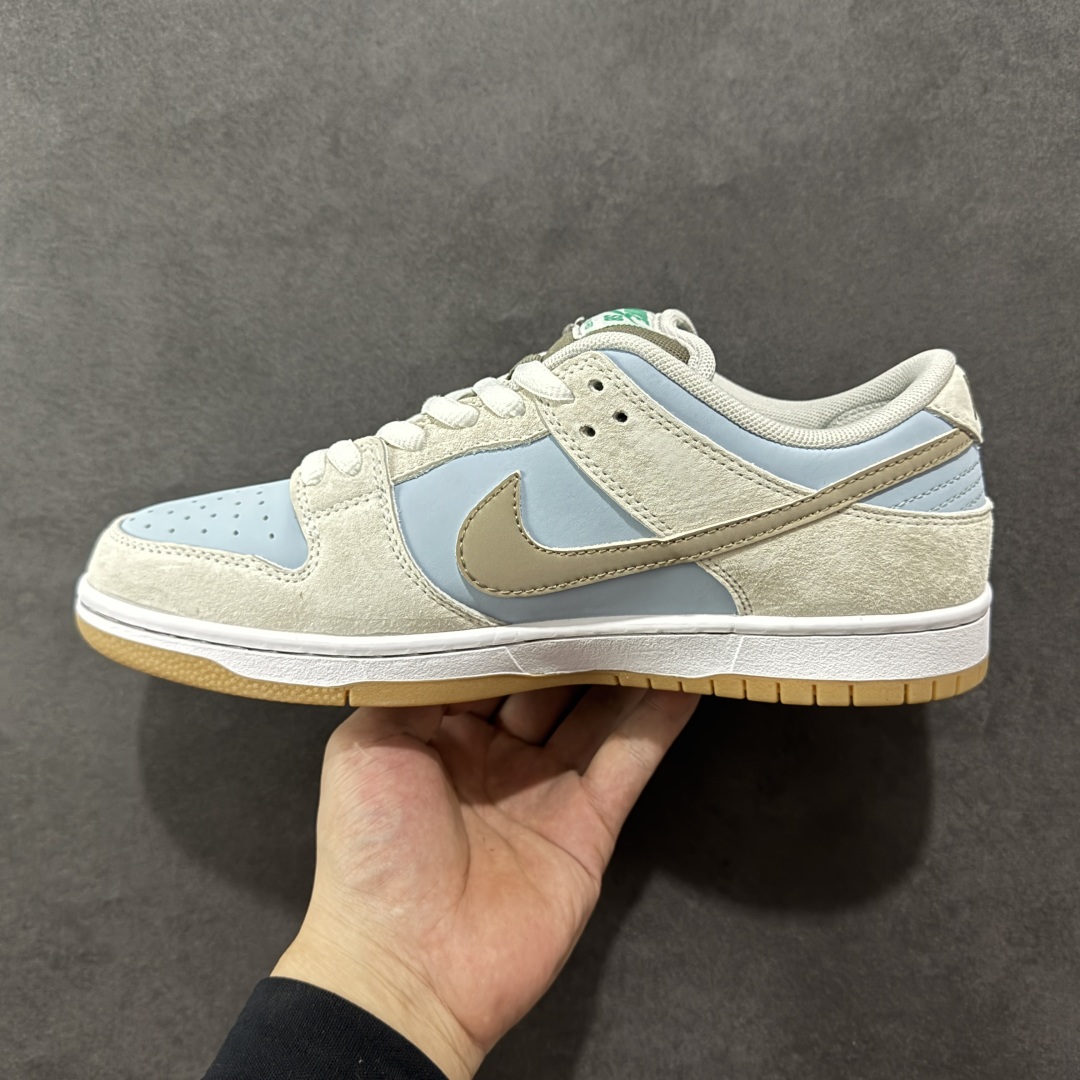 图片[2]-【纯原版】Nike Dunk SB Low 冰啡男孩 米蓝棕 低帮休闲运动板鞋 此款以简约大方的造型设计，给人以随性休闲的时尚格调，穿着舒适轻便，运动灵活自如，满足日常个性穿搭。 货号：HF3704-001 尺码：36 36.5 37.5 38 38.5 39 40 40.5 41 42 42.5 43 44 44.5 45 46-选品中心