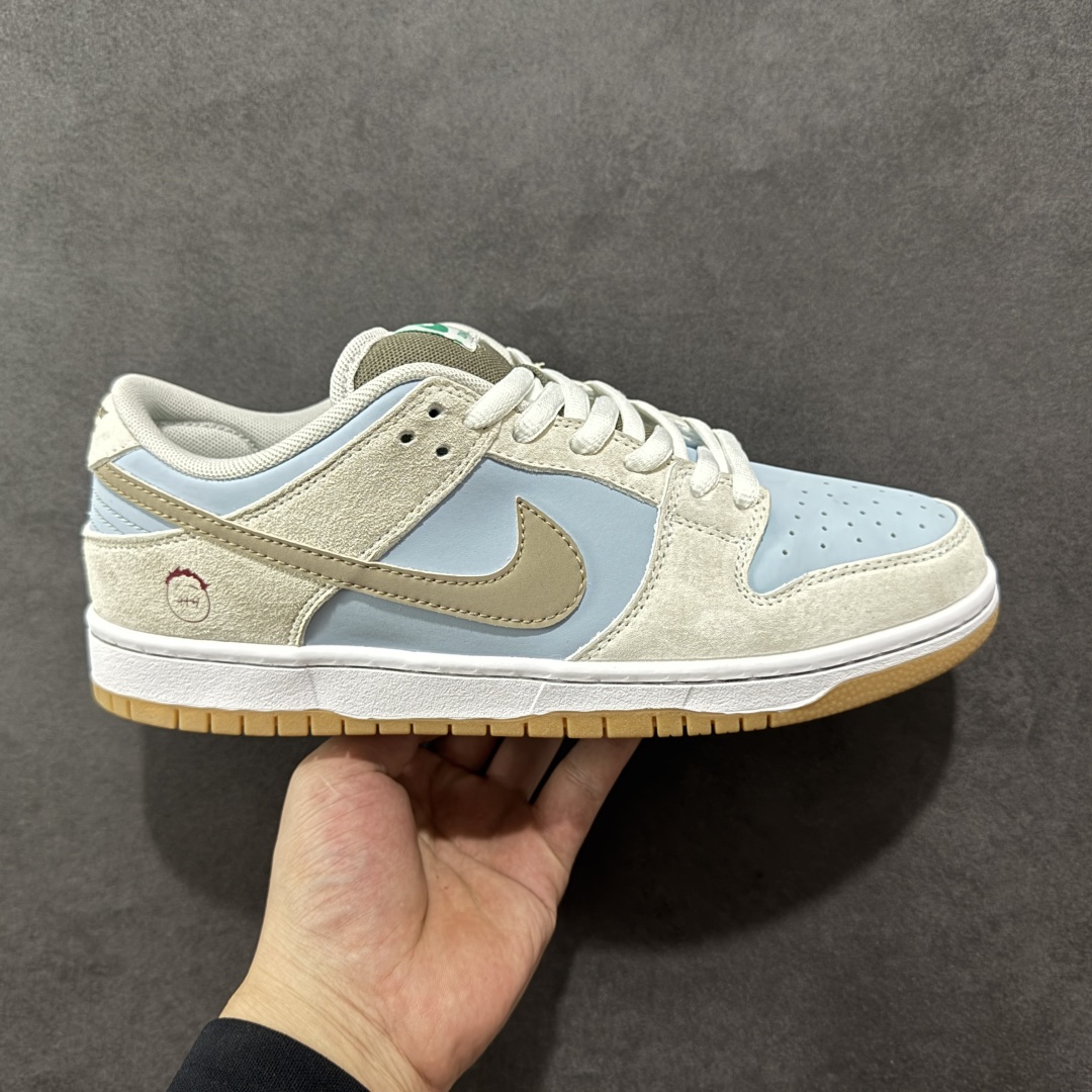【纯原版】Nike Dunk SB Low 冰啡男孩 米蓝棕 低帮休闲运动板鞋 此款以简约大方的造型设计,给人以随性休闲的时尚格调,穿着舒适轻便,运动灵活自如,满足日常个性穿搭。 货号:HF3704-001 尺码:36 36.5 37.5 38 38.5 39 40 40.5 41 42 42.5 43 44 44.5 45 46-选品中心
