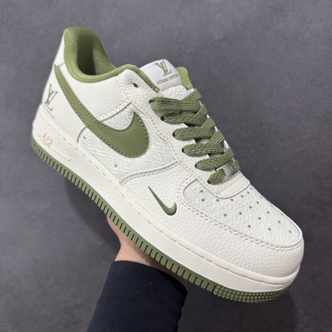图片[3]-【定制版】Nike Air Force 1\’07 Low LV联名 亚麻米绿勾 空军一号低帮休闲板鞋 XX3168-192  #在璀璨的星空之中，恒星们以各自独特的颜色闪耀。黄色星星通常是温度较低的老年恒星，散发着温暖而柔和的光，如一位沧桑的智者，见证着宇宙的变迁。而蓝色星星则是温度极高的存在，表面温度可达25000°C，它们犹如宇宙中的精灵，以耀眼的蓝光展现着宇宙的神秘与活力  尺码：36 36.5 37.5 38 38.5 39 40 40.5 41 42 42.5 43 44 44.5 45-选品中心