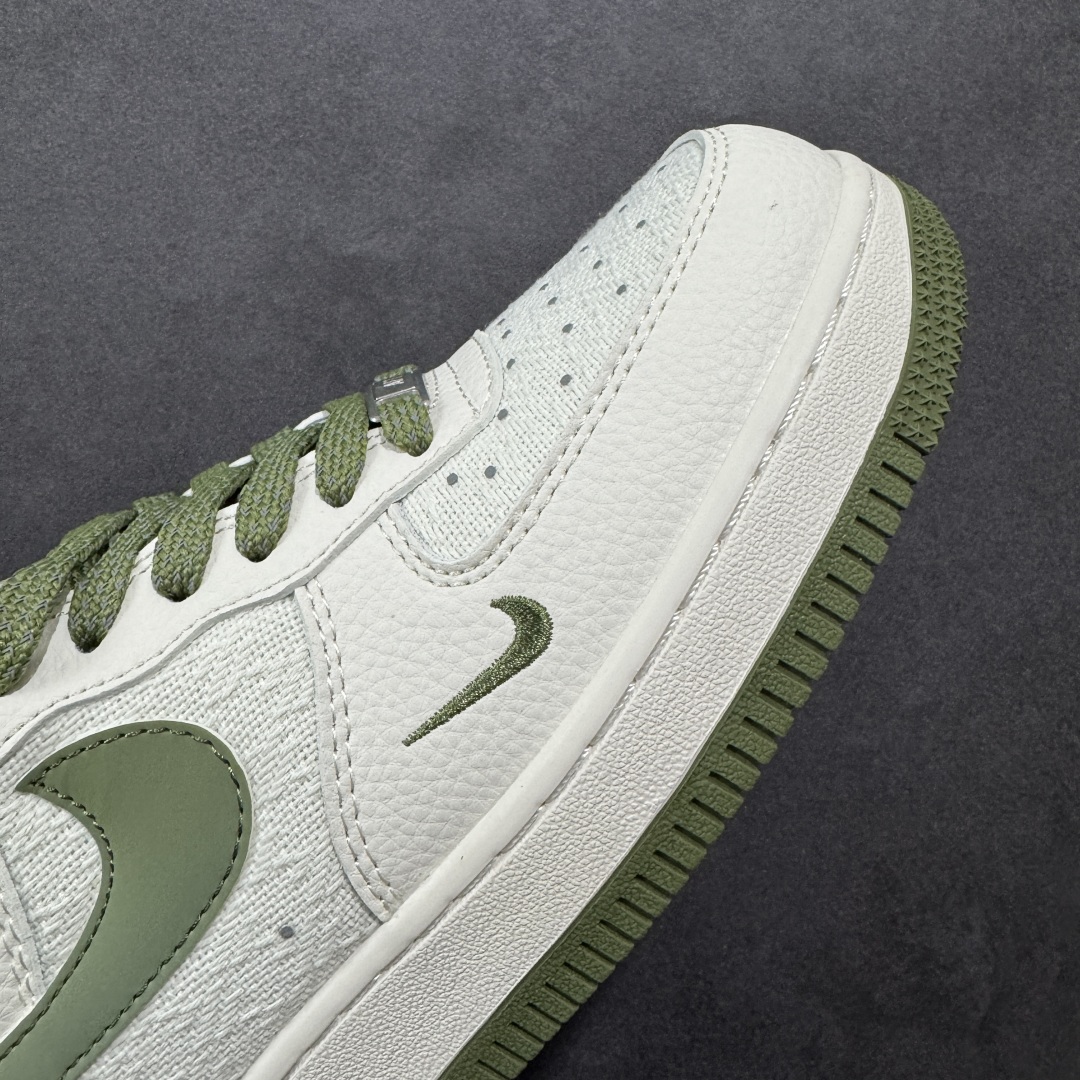 图片[5]-【定制版】Nike Air Force 1\’07 Low LV联名 亚麻米绿勾 空军一号低帮休闲板鞋 XX3168-192  #在璀璨的星空之中，恒星们以各自独特的颜色闪耀。黄色星星通常是温度较低的老年恒星，散发着温暖而柔和的光，如一位沧桑的智者，见证着宇宙的变迁。而蓝色星星则是温度极高的存在，表面温度可达25000°C，它们犹如宇宙中的精灵，以耀眼的蓝光展现着宇宙的神秘与活力  尺码：36 36.5 37.5 38 38.5 39 40 40.5 41 42 42.5 43 44 44.5 45-选品中心