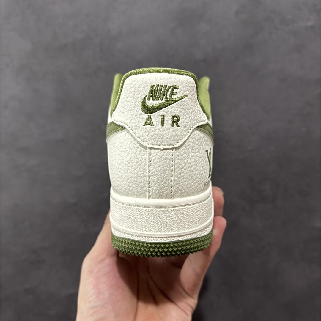 图片[4]-【定制版】Nike Air Force 1\’07 Low LV联名 亚麻米绿勾 空军一号低帮休闲板鞋 XX3168-192  #在璀璨的星空之中，恒星们以各自独特的颜色闪耀。黄色星星通常是温度较低的老年恒星，散发着温暖而柔和的光，如一位沧桑的智者，见证着宇宙的变迁。而蓝色星星则是温度极高的存在，表面温度可达25000°C，它们犹如宇宙中的精灵，以耀眼的蓝光展现着宇宙的神秘与活力  尺码：36 36.5 37.5 38 38.5 39 40 40.5 41 42 42.5 43 44 44.5 45-选品中心