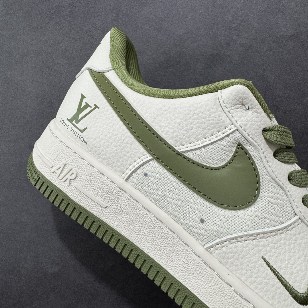 图片[6]-【定制版】Nike Air Force 1\’07 Low LV联名 亚麻米绿勾 空军一号低帮休闲板鞋 XX3168-192  #在璀璨的星空之中，恒星们以各自独特的颜色闪耀。黄色星星通常是温度较低的老年恒星，散发着温暖而柔和的光，如一位沧桑的智者，见证着宇宙的变迁。而蓝色星星则是温度极高的存在，表面温度可达25000°C，它们犹如宇宙中的精灵，以耀眼的蓝光展现着宇宙的神秘与活力  尺码：36 36.5 37.5 38 38.5 39 40 40.5 41 42 42.5 43 44 44.5 45-选品中心