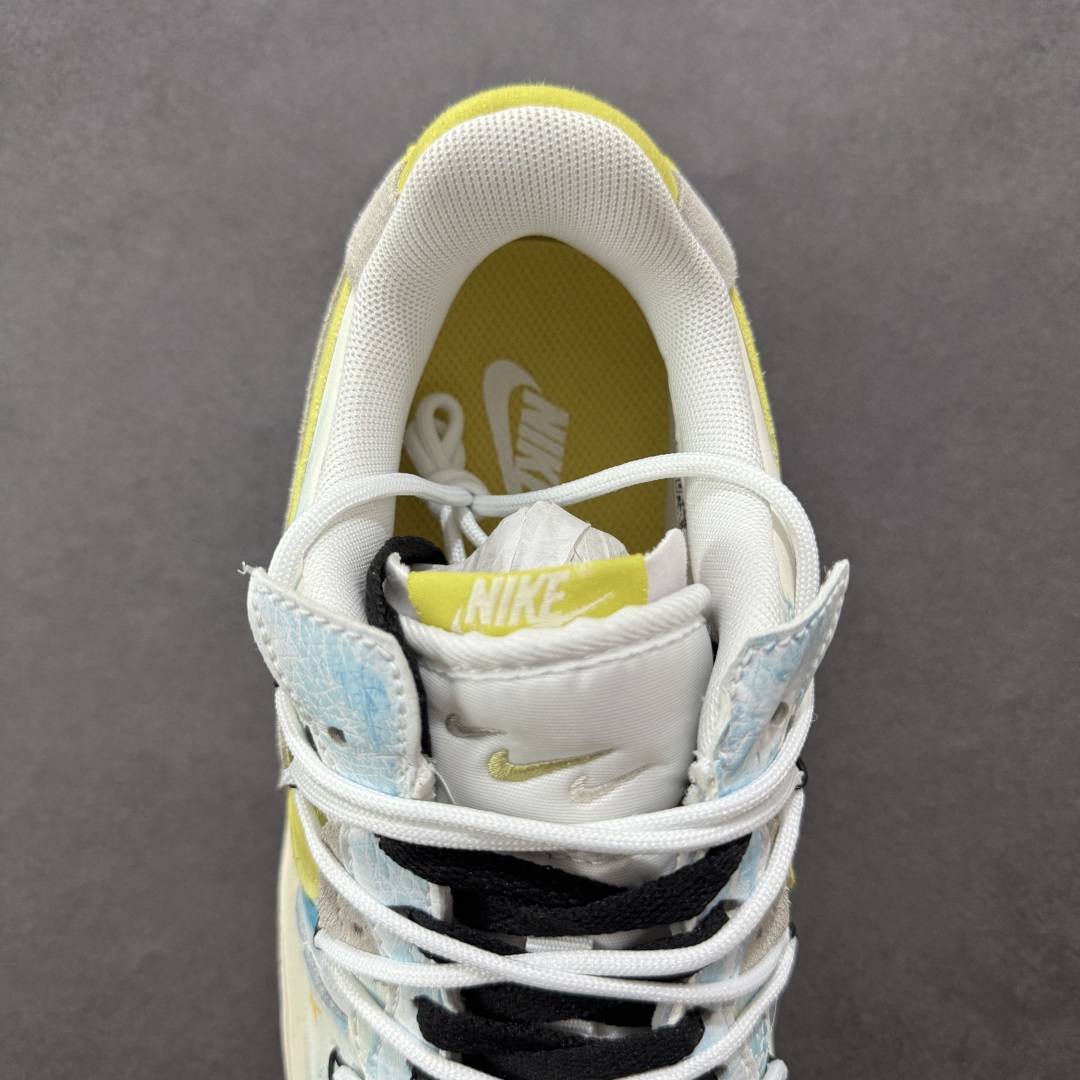 图片[7]-【定制版】Nike Air Force 1\’07 Low \”Y B Stars\” 手绘涂鸦 黄蓝星星 空军一号低帮休闲板鞋 DV6984-011  #在璀璨的星空之中，恒星们以各自独特的颜色闪耀。黄色星星通常是温度较低的老年恒星，散发着温暖而柔和的光，如一位沧桑的智者，见证着宇宙的变迁。而蓝色星星则是温度极高的存在，表面温度可达25000°C，它们犹如宇宙中的精灵，以耀眼的蓝光展现着宇宙的神秘与活力  尺码：36 36.5 37.5 38 38.5 39 40 40.5 41 42 42.5 43 44 44.5 45-选品中心