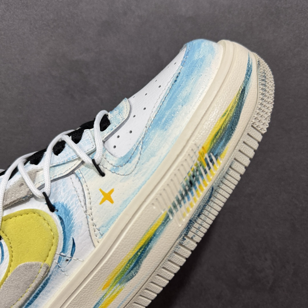 图片[5]-【定制版】Nike Air Force 1\’07 Low \”Y B Stars\” 手绘涂鸦 黄蓝星星 空军一号低帮休闲板鞋 DV6984-011  #在璀璨的星空之中，恒星们以各自独特的颜色闪耀。黄色星星通常是温度较低的老年恒星，散发着温暖而柔和的光，如一位沧桑的智者，见证着宇宙的变迁。而蓝色星星则是温度极高的存在，表面温度可达25000°C，它们犹如宇宙中的精灵，以耀眼的蓝光展现着宇宙的神秘与活力  尺码：36 36.5 37.5 38 38.5 39 40 40.5 41 42 42.5 43 44 44.5 45-选品中心