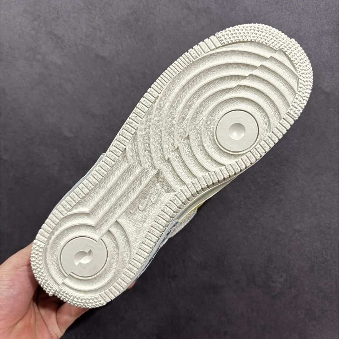 图片[9]-【定制版】Nike Air Force 1\’07 Low \”Y B Stars\” 手绘涂鸦 黄蓝星星 空军一号低帮休闲板鞋 DV6984-011  #在璀璨的星空之中，恒星们以各自独特的颜色闪耀。黄色星星通常是温度较低的老年恒星，散发着温暖而柔和的光，如一位沧桑的智者，见证着宇宙的变迁。而蓝色星星则是温度极高的存在，表面温度可达25000°C，它们犹如宇宙中的精灵，以耀眼的蓝光展现着宇宙的神秘与活力  尺码：36 36.5 37.5 38 38.5 39 40 40.5 41 42 42.5 43 44 44.5 45-选品中心