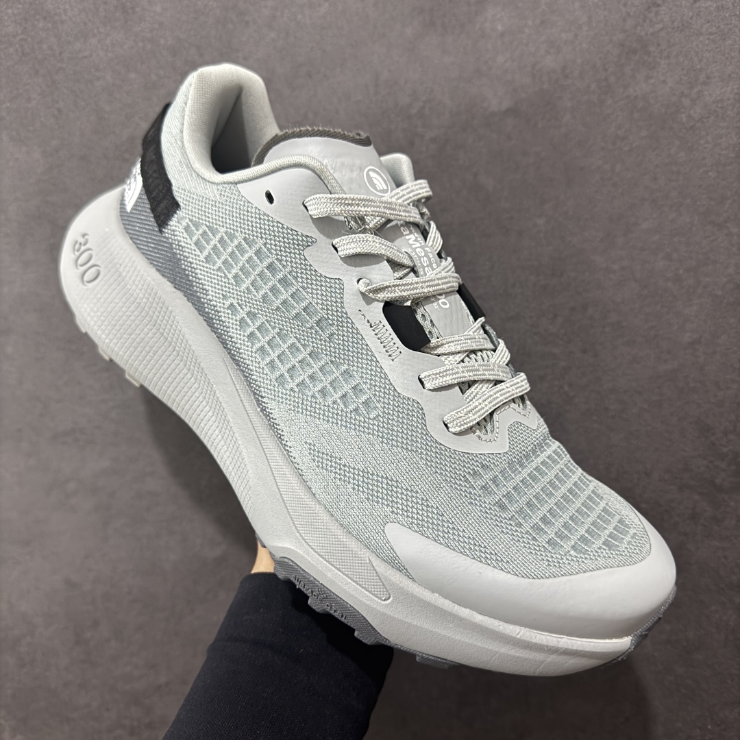 图片[3]-【纯原版】北面/The North Face Altamesa 300 阿尔塔梅萨300系列仿泼水 低帮徒步户外风登山休闲运动鞋 The North Face 全新越野跑训练鞋 Altamesa 300 兼具高效缓震与稳定性能 採用轻质、柔软的 DREAM 发泡中底科技和专為越野设计的 Surface CTRL™ 橡胶外底 大大加强舒适度和回弹性 而抓地力出色的凸纹底部让跑手可轻松应对不同路况 货号： NF0A8A9RV71-140 尺码： 39-45-选品中心