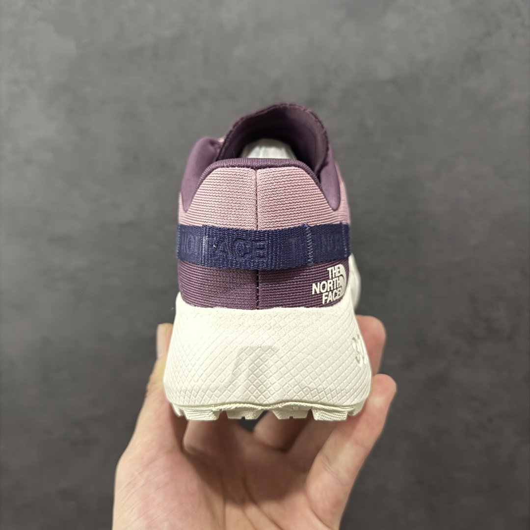 图片[4]-【纯原版】北面/The North Face Altamesa 300 阿尔塔梅萨300系列仿泼水 低帮徒步户外风登山休闲运动鞋 The North Face 全新越野跑训练鞋 Altamesa 300 兼具高效缓震与稳定性能 採用轻质、柔软的 DREAM 发泡中底科技和专為越野设计的 Surface CTRL™ 橡胶外底 大大加强舒适度和回弹性 而抓地力出色的凸纹底部让跑手可轻松应对不同路况 货号： NF0A8A9RV71-140 尺码： 39-45-选品中心