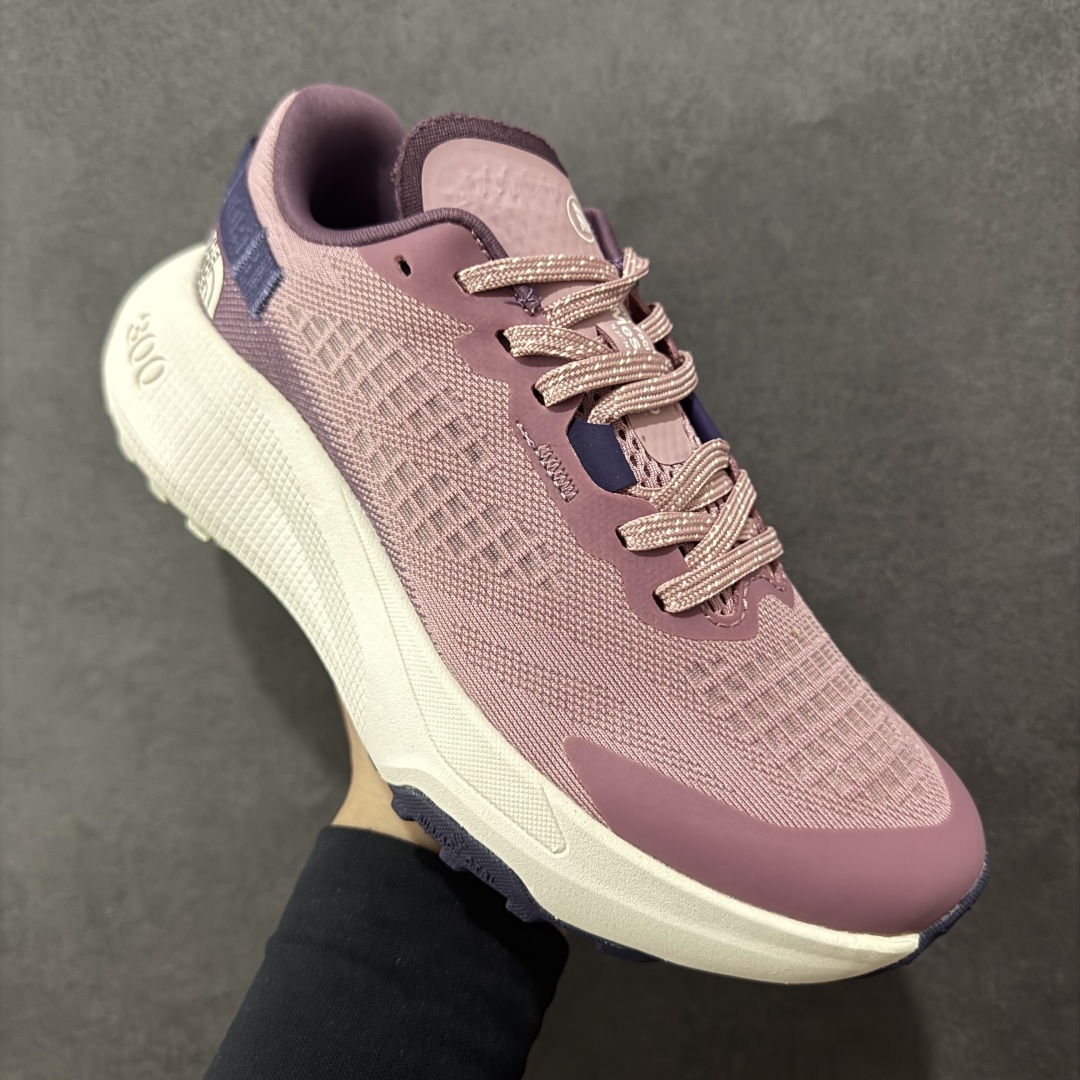 图片[3]-【纯原版】北面/The North Face Altamesa 300 阿尔塔梅萨300系列仿泼水 低帮徒步户外风登山休闲运动鞋 The North Face 全新越野跑训练鞋 Altamesa 300 兼具高效缓震与稳定性能 採用轻质、柔软的 DREAM 发泡中底科技和专為越野设计的 Surface CTRL™ 橡胶外底 大大加强舒适度和回弹性 而抓地力出色的凸纹底部让跑手可轻松应对不同路况 货号： NF0A8A9RV71-140 尺码： 39-45-选品中心