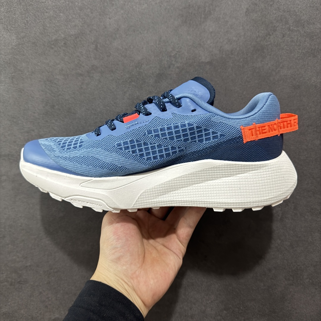 图片[2]-【纯原版】北面/The North Face Altamesa 300 阿尔塔梅萨300系列仿泼水 低帮徒步户外风登山休闲运动鞋 The North Face 全新越野跑训练鞋 Altamesa 300 兼具高效缓震与稳定性能 採用轻质、柔软的 DREAM 发泡中底科技和专為越野设计的 Surface CTRL™ 橡胶外底 大大加强舒适度和回弹性 而抓地力出色的凸纹底部让跑手可轻松应对不同路况 货号： NF0A8A9RV71-140 尺码： 39-45-选品中心