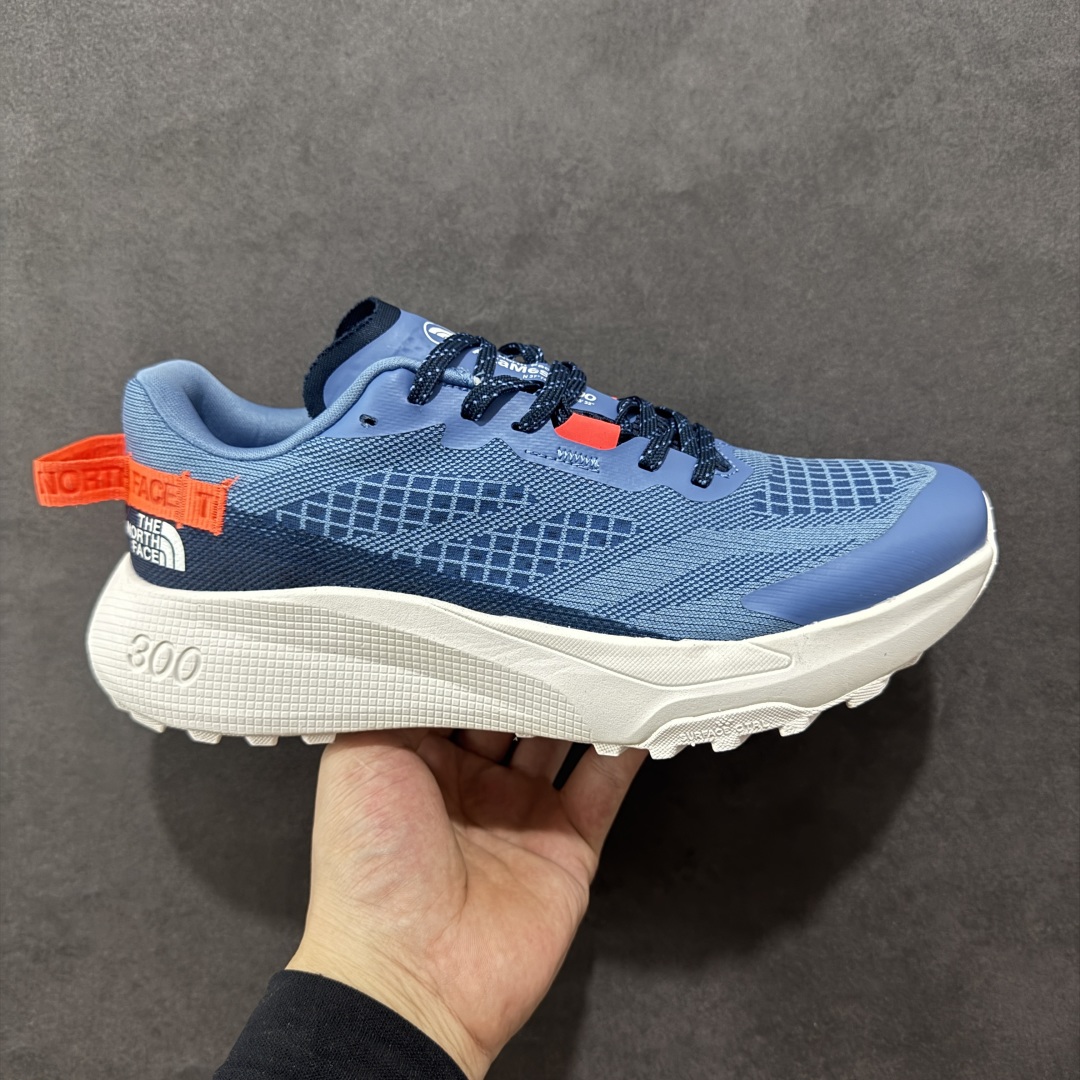 【纯原版】北面/The North Face Altamesa 300 阿尔塔梅萨300系列仿泼水 低帮徒步户外风登山休闲运动鞋 The North Face 全新越野跑训练鞋 Altamesa 300 兼具高效缓震与稳定性能 採用轻质、柔软的 DREAM 发泡中底科技和专為越野设计的 Surface CTRL™ 橡胶外底 大大加强舒适度和回弹性 而抓地力出色的凸纹底部让跑手可轻松应对不同路况 货号： NF0A8A9RV71-140 尺码： 39-45-选品中心