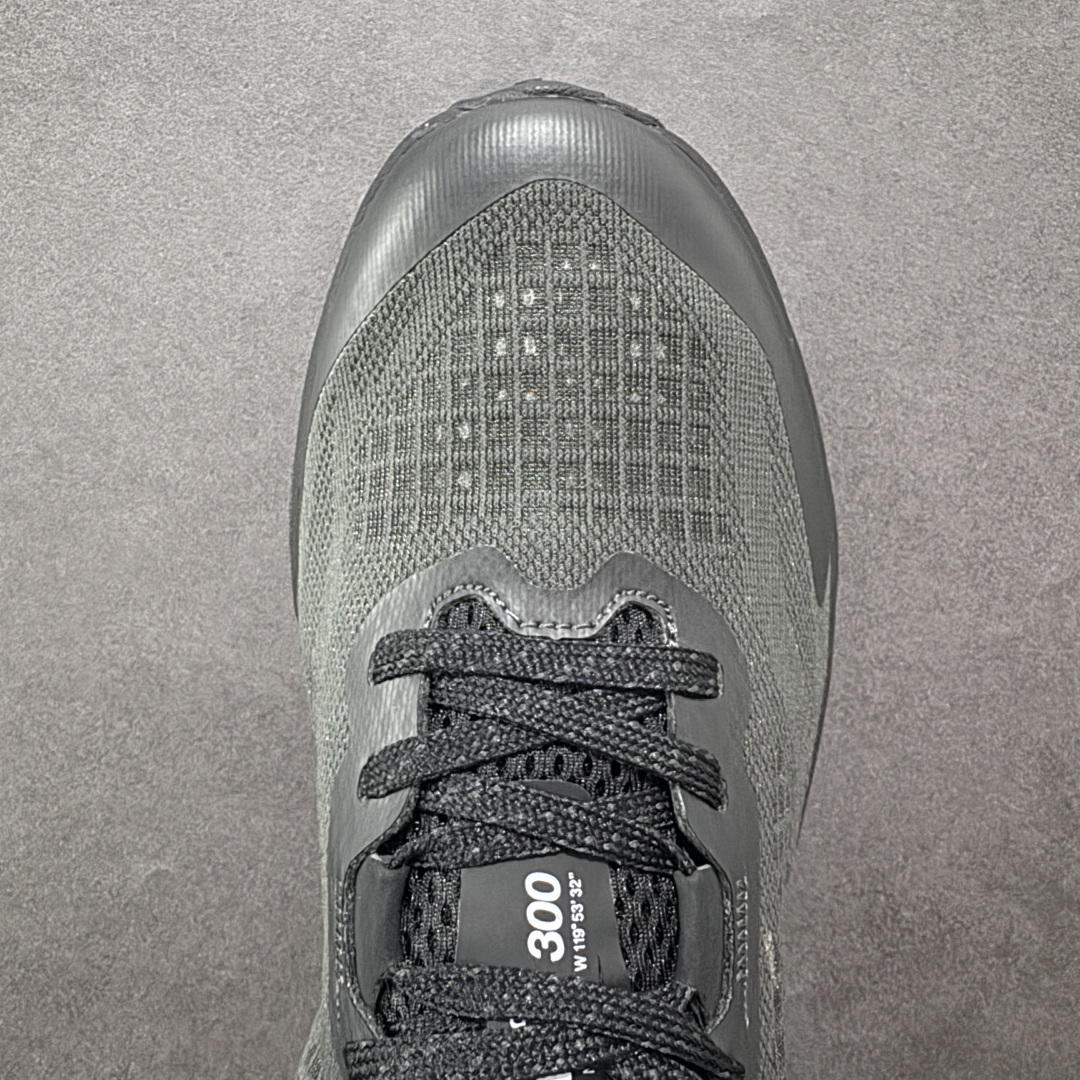 图片[8]-【纯原版】北面/The North Face Altamesa 300 阿尔塔梅萨300系列仿泼水 低帮徒步户外风登山休闲运动鞋 The North Face 全新越野跑训练鞋 Altamesa 300 兼具高效缓震与稳定性能 採用轻质、柔软的 DREAM 发泡中底科技和专為越野设计的 Surface CTRL™ 橡胶外底 大大加强舒适度和回弹性 而抓地力出色的凸纹底部让跑手可轻松应对不同路况 货号： NF0A8A9RV71-140 尺码： 39-45-选品中心