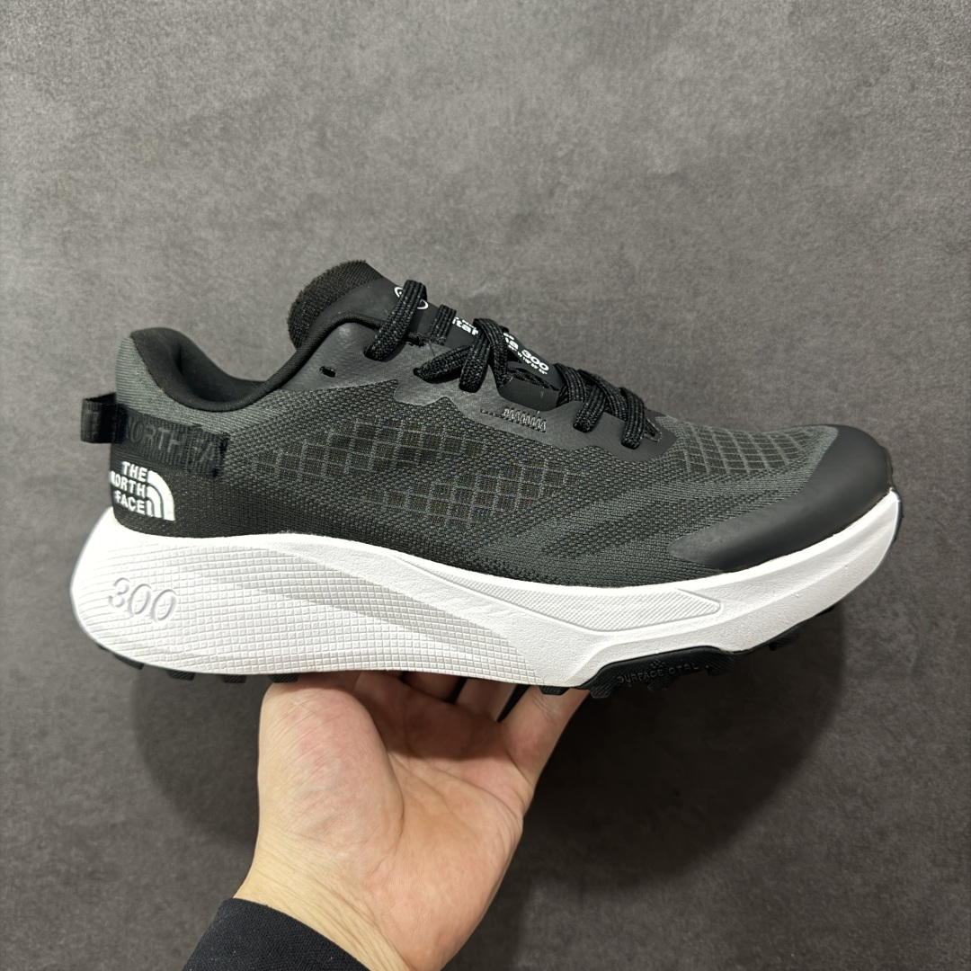 【纯原版】北面/The North Face Altamesa 300 阿尔塔梅萨300系列仿泼水 低帮徒步户外风登山休闲运动鞋 The North Face 全新越野跑训练鞋 Altamesa 300 兼具高效缓震与稳定性能 採用轻质、柔软的 DREAM 发泡中底科技和专為越野设计的 Surface CTRL™ 橡胶外底 大大加强舒适度和回弹性 而抓地力出色的凸纹底部让跑手可轻松应对不同路况 货号： NF0A8A9RV71-140 尺码： 39-45-选品中心