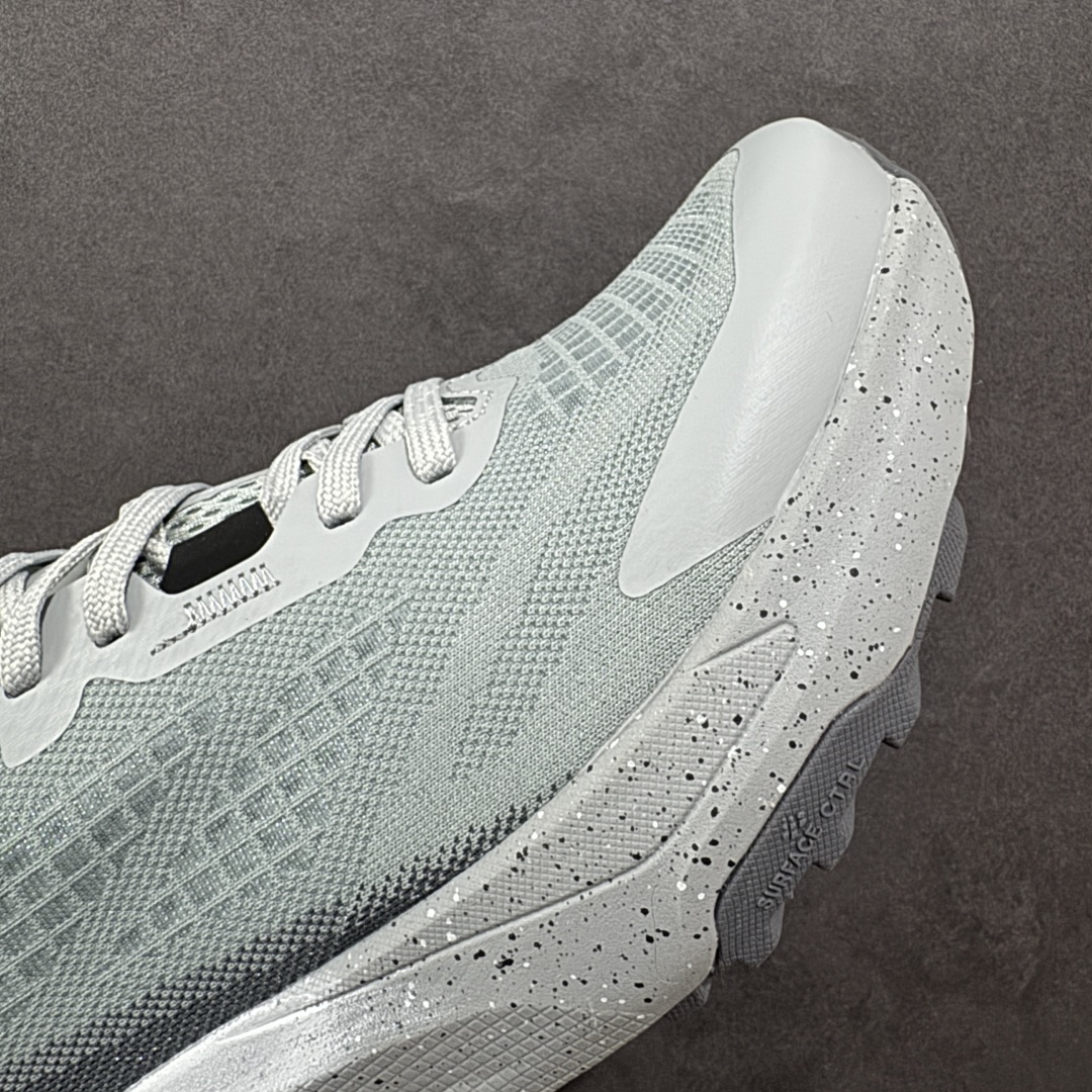 图片[5]-【纯原版】北面/The North Face Altamesa 300 阿尔塔梅萨300系列仿泼水 低帮徒步户外风登山休闲运动鞋 The North Face 全新越野跑训练鞋 Altamesa 300 兼具高效缓震与稳定性能 採用轻质、柔软的 DREAM 发泡中底科技和专為越野设计的 Surface CTRL™ 橡胶外底 大大加强舒适度和回弹性 而抓地力出色的凸纹底部让跑手可轻松应对不同路况 货号： NF0A8A9RV71-140 尺码： 39-45-选品中心