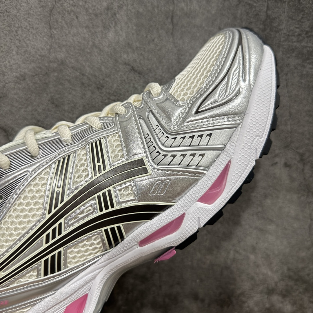 图片[6]-【总裁版】 ASICS GEL-KAYANO 14 亚瑟士系列轻量缓震休闲运动跑步鞋 市场天花板品质 鞋型细节秒杀市场流通版本 知名大厂出品 原版开发 细节完美把控 独家私模五层组合大底 原厂定制缓震硅胶加持 原盒原配 官方四联吊牌 一比一同步原鞋工艺和用料 后跟一样采用了GEL缓震胶 整体系列设计非常的科技感！ 锻炼跑步的同时让你一样时尚百搭！ 设计师 Hidenori Yamashita 以「Flash」一词为灵感，创造出未来感金属色鞋面，改造升级内在性能，由内而外全面革新，为 GEL-KAYANO 家族传承及经典跑鞋文化的延续，创下里程碑式作品。ASICS GEL – KAYANO 14 跑鞋重新诠释了复古的跑步形状，并以其 2000 年代后期的美学理念重新铺装，银色与蓝色的鞋面极为高档.网面铺陈与鞋面、鞋头多处细节位增添了透气性。ASICS GEL – KAYANO 14的鞋后跟部中底上以及多密度耐磨鞋底增加了 GEL 缓震胶，提供高抗冲击性、缓冲性、可保护脚部免受地面冲击的影响，穿着舒适性十足「入手同款」 尺码：36 37 37.5 38 39 39.5 40.5 41.5 42 42.5 43.5 44 45 46-选品中心