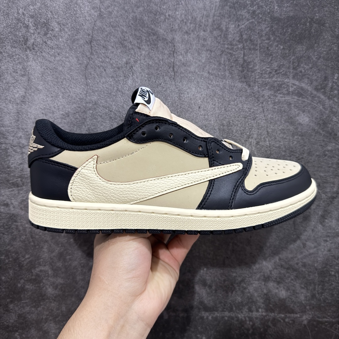 【KZ神版】Travis Scott x Air Jordan AJ1 Low OG SP TS联名倒钩低帮 黑棕 DM7866-201 全系列配色 外贸特供批次 新配色不断更新开发 市场中端王者 全套原纸板楦头开发 确保原汁原味 完美呈现一代版型 一比一鞋头弧度高度鞋身弧度 此版本只针对中端市场 细节品控鞋型随意秒杀市面同价位 鞋型完美 不臃肿别扭 头层皮料加持 用料绝不含糊 进口玻璃冲刀皮料裁剪零毛边 电脑针车工艺 超高鞋面清洁度 最高QC检验标准 控制溢胶瑕疵 原盒原配 飞翼3D高频深度立体 工艺方面大到整体鞋型 漏斗收腰 底线拉帮 LOGO立体程度 小到针眼排布 载片对称 冲孔效果 鞋标规范 鞋垫背胶等等 无一不是口碑收割 每双都是一个回头客 尺码：36 36.5 37.5 38 38.5 39 40 40.5 41 42 42.5 43 44 44.5 45 46 47.5-选品中心