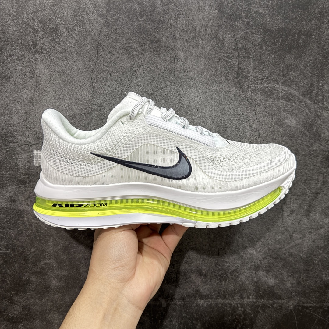 【CK纯原】Nike Pegasus Premium Airscape 舒适百搭减震防滑耐磨透气 低帮跑步鞋     低帮跑步鞋，黑红配色，简约又不失活力，上脚超吸睛。  它不仅颜值高，性能更是一绝！  全掌气垫科技，减震防滑超耐磨，每一步都能感受到强劲回弹，给双脚舒适支撑。  透气鞋面，跑步时双脚也能自由呼吸。    #独家原包 原底原料 开模打造  #原厂鞋标 高精密准度  #原楦原纸板开发 匹配原版98%以上  #后跟弧度 正确呈现  #原厂皮料 质感无敌  #皮料切割干净 无任何毛边 清洁度细节完美    货号：HQ2592-100    尺码：36 36.5 37.5 38 38.5 39 40 40.5 41 42 42.5 43 44 45-选品中心