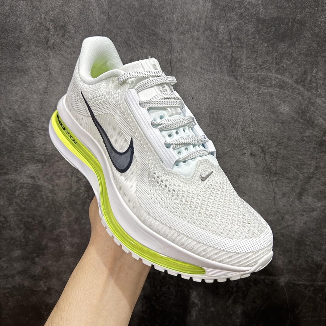 图片[3]-【CK纯原】Nike Pegasus Premium Airscape 舒适百搭减震防滑耐磨透气 低帮跑步鞋     低帮跑步鞋，黑红配色，简约又不失活力，上脚超吸睛。  它不仅颜值高，性能更是一绝！  全掌气垫科技，减震防滑超耐磨，每一步都能感受到强劲回弹，给双脚舒适支撑。  透气鞋面，跑步时双脚也能自由呼吸。    #独家原包 原底原料 开模打造  #原厂鞋标 高精密准度  #原楦原纸板开发 匹配原版98%以上  #后跟弧度 正确呈现  #原厂皮料 质感无敌  #皮料切割干净 无任何毛边 清洁度细节完美    货号：HQ2592-100    尺码：36 36.5 37.5 38 38.5 39 40 40.5 41 42 42.5 43 44 45-选品中心