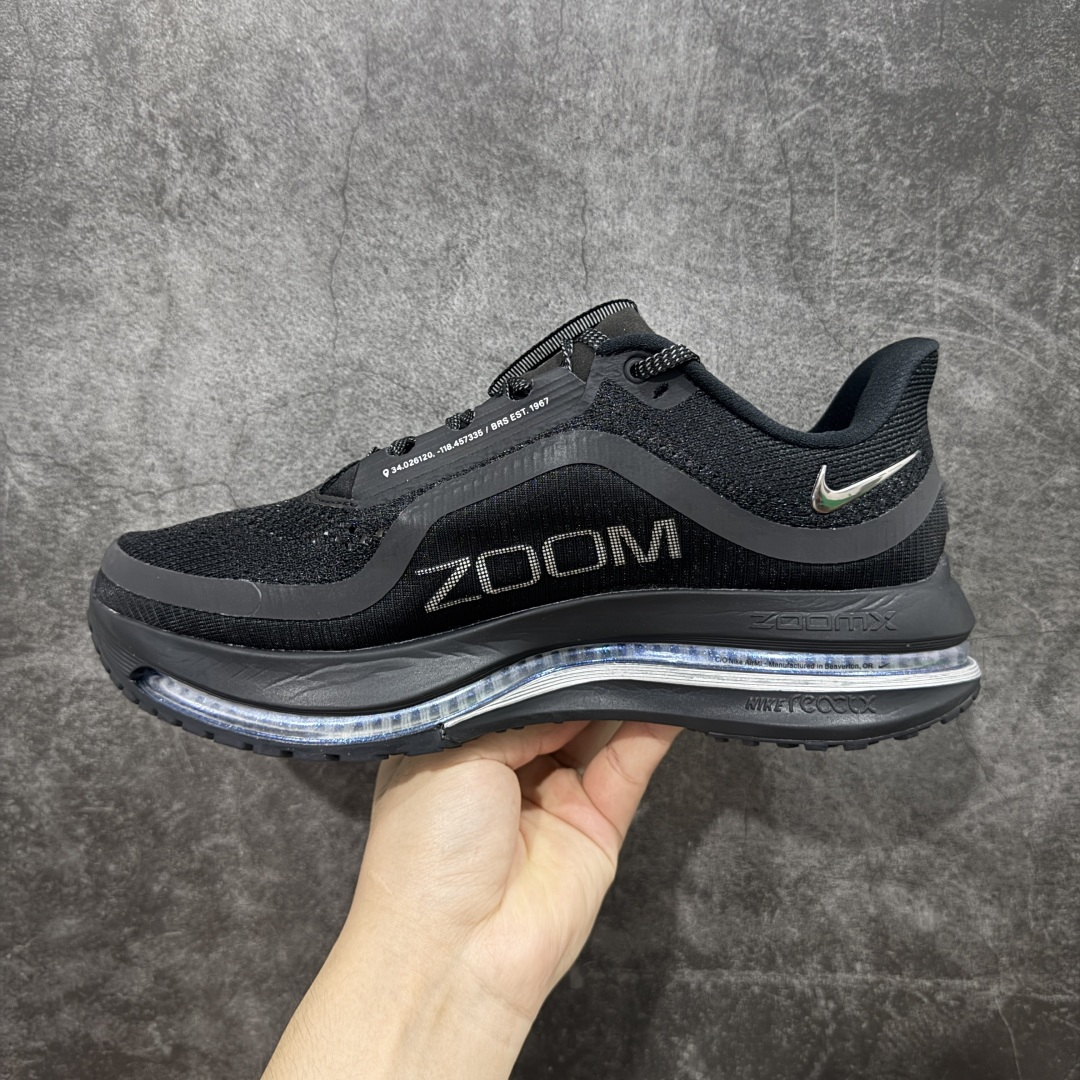 图片[2]-【H11纯原】Nike Pegasus Premium Airscape 舒适百搭减震防滑耐磨透气 低帮跑步鞋     低帮跑步鞋 白银配色，简约又不失活力，上脚超吸睛。  它不仅颜值高，性能更是一绝！  全掌气垫科技，减震防滑超耐磨，每一步都能感受到强劲回弹，给双脚舒适支撑。  透气鞋面，跑步时双脚也能自由呼吸。    #独家原包 原底原料 开模打造  #原厂鞋标 高精密准度  #原楦原纸板开发 匹配原版98%以上  #后跟弧度 正确呈现  #原厂皮料 质感无敌  #皮料切割干净 无任何毛边 清洁度细节完美    货号：HQ2592-005    尺码：36 36.5 37.5 38 38.5 39 40 40.5 41 42 42.5 43 44 45 46-选品中心