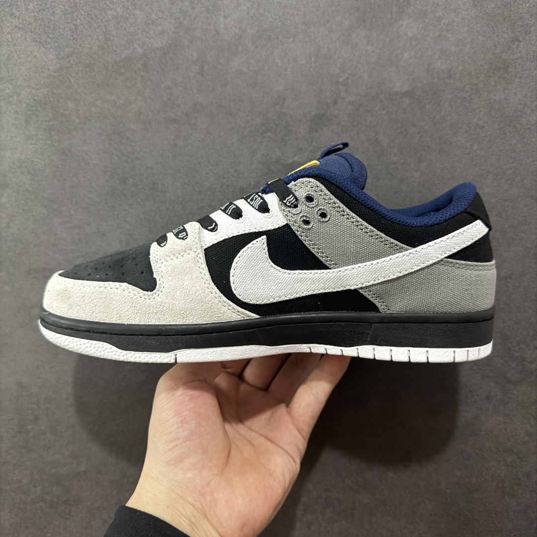 图片[2]-【定制版】Nike Dunk SB 陨石 荒漠废土 灰黑 此款以简约大方的造型设计，给人以随性休闲的时尚格调，穿着舒适轻便，运动灵活自如，满足日常个性穿搭。 货号： DX6775-400 尺码： 36 36.5 37.5 38 38.5 39 40 40.5 41 42 42.5 43 44 44.5 45-选品中心