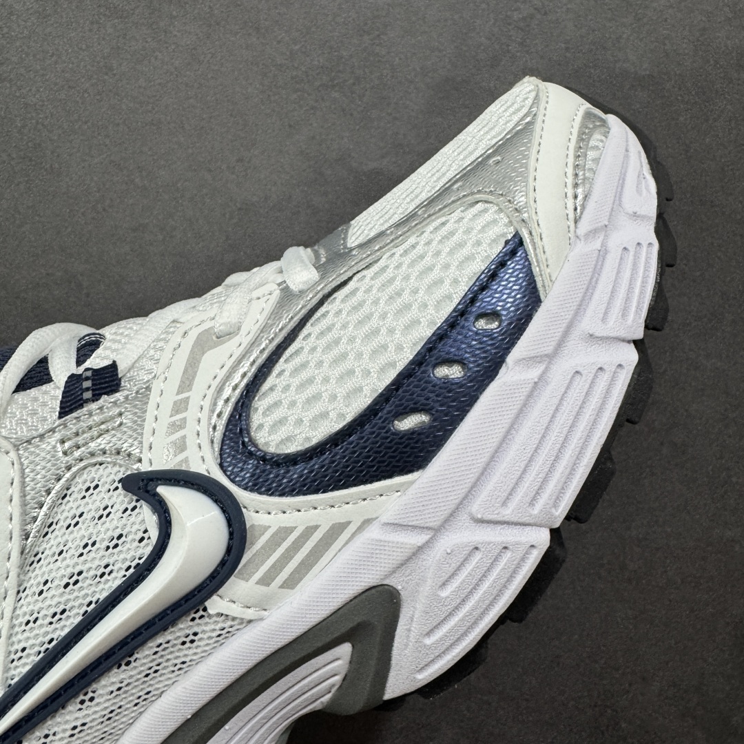 图片[5]-【公司级】NK V5 RNR 舒适百搭防滑耐磨低帮跑步鞋 HJ5228-530 舒适有型适合日常穿着 该鞋款延续千禧年经典设计搭载泡绵中底 厚实而轻盈匠心细节巧搭立体耐克勾标志焕新演绎复古跑鞋 鞋款从千禧年美学汲取灵感 混搭多种材质突显层次感立体感和传统跑步风范 尺码：36 36.5 37.5 38 38.5 39 40 40.5 41 42 42.5 43 44 44.5 45-选品中心