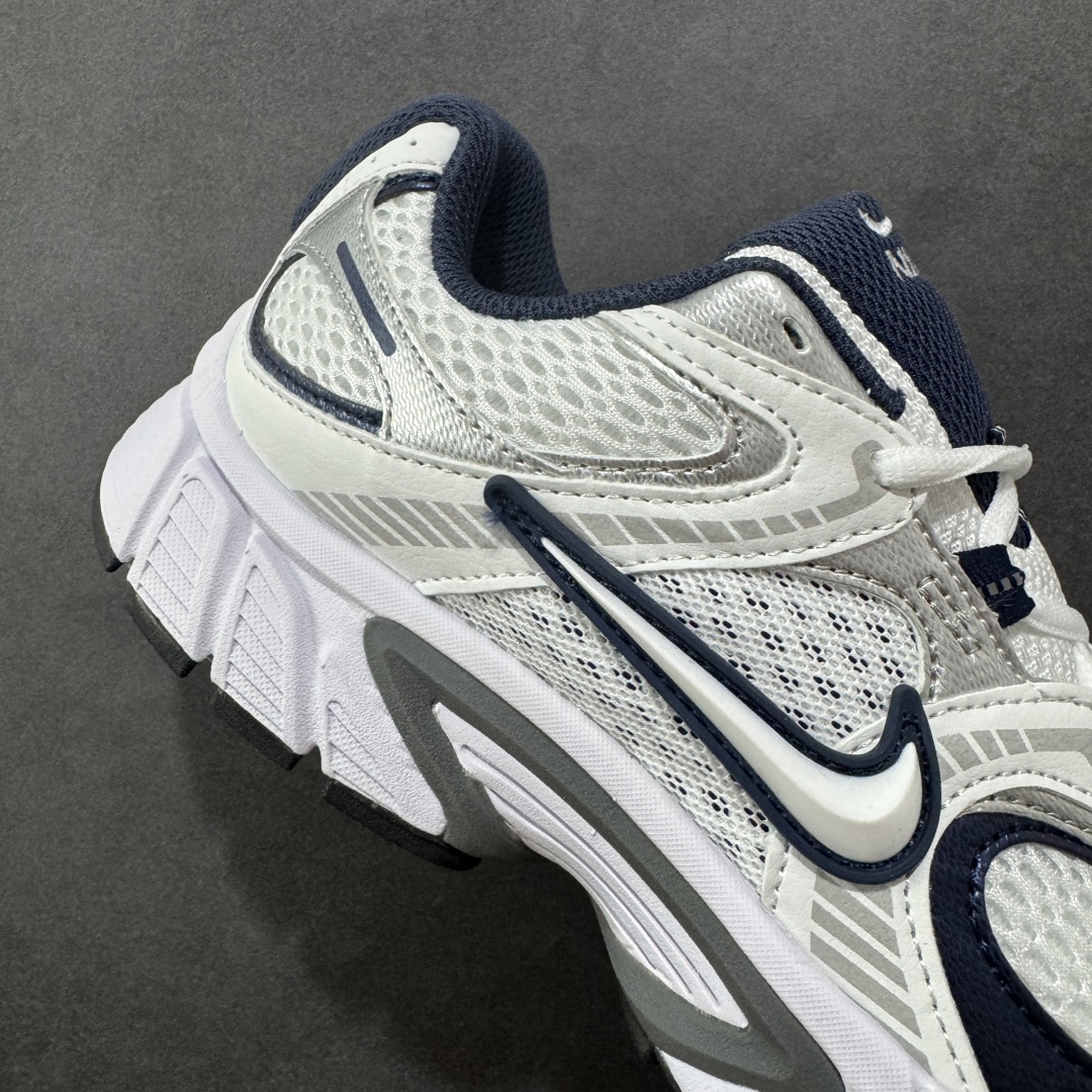 图片[6]-【公司级】NK V5 RNR 舒适百搭防滑耐磨低帮跑步鞋 HJ5228-530 舒适有型适合日常穿着 该鞋款延续千禧年经典设计搭载泡绵中底 厚实而轻盈匠心细节巧搭立体耐克勾标志焕新演绎复古跑鞋 鞋款从千禧年美学汲取灵感 混搭多种材质突显层次感立体感和传统跑步风范 尺码：36 36.5 37.5 38 38.5 39 40 40.5 41 42 42.5 43 44 44.5 45-选品中心