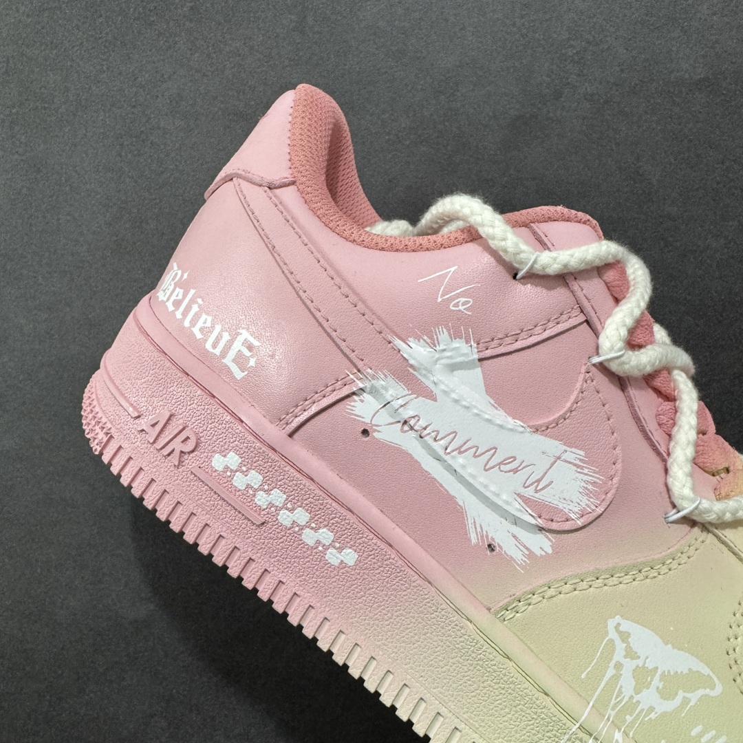 图片[6]-【定制版】Nike Air Force 1 Low 07 黄粉渐变绑带 原楦头原纸板 打造纯正低帮空军版型 专注外贸渠道 全掌内置蜂窝气垫 原盒配件 原厂中底钢印、拉帮完美 货号：QR2032 520 尺码：36 36.5 37.5 38 38.5 39 40 40.5 41 42 42.5 43 44 44.5 45-选品中心