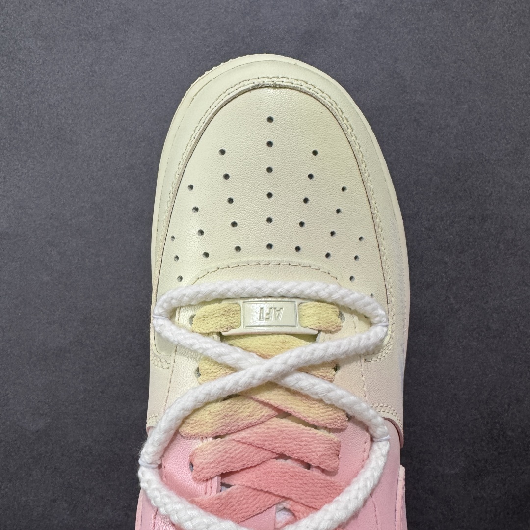 图片[8]-【定制版】Nike Air Force 1 Low 07 黄粉渐变绑带 原楦头原纸板 打造纯正低帮空军版型 专注外贸渠道 全掌内置蜂窝气垫 原盒配件 原厂中底钢印、拉帮完美 货号：QR2032 520 尺码：36 36.5 37.5 38 38.5 39 40 40.5 41 42 42.5 43 44 44.5 45-选品中心
