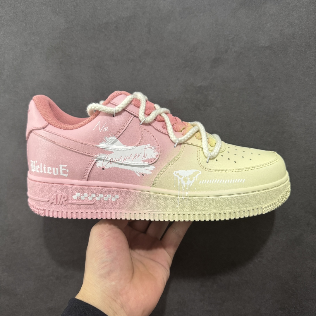 【定制版】Nike Air Force 1 Low 07 黄粉渐变绑带 原楦头原纸板 打造纯正低帮空军版型 专注外贸渠道 全掌内置蜂窝气垫 原盒配件 原厂中底钢印、拉帮完美 货号:QR2032 520 尺码:36 36.5 37.5 38 38.5 39 40 40.5 41 42 42.5 43 44 44.5 45-选品中心