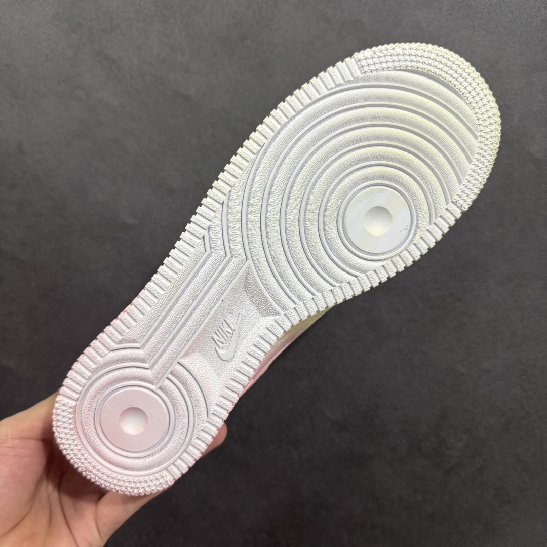 图片[9]-【定制版】Nike Air Force 1 Low 07 黄粉渐变绑带 原楦头原纸板 打造纯正低帮空军版型 专注外贸渠道 全掌内置蜂窝气垫 原盒配件 原厂中底钢印、拉帮完美 货号：QR2032 520 尺码：36 36.5 37.5 38 38.5 39 40 40.5 41 42 42.5 43 44 44.5 45-选品中心