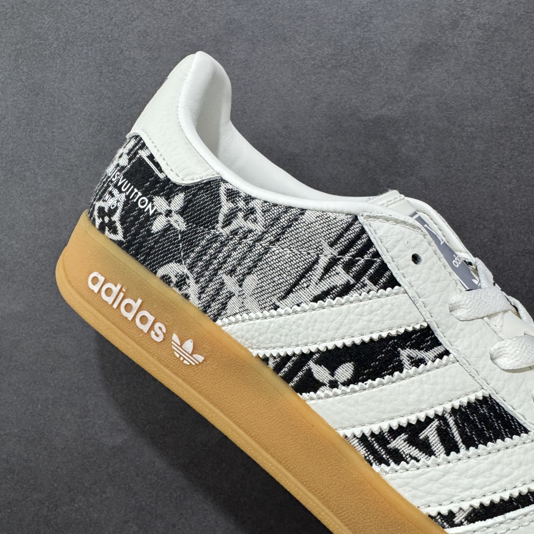 图片[6]-【定制版】AD SAMBA OG x Louis Vuitton 白黑休闲板鞋 该鞋款鞋面采用多种材料拼接(缝/车线) Superstar系列又备受众多滑板爱好者的青睐 这款Superstar经典鞋 沿用50年来的贝壳鞋头样式 继往开来 采用皮革鞋面和浑厚全包大底设计 烫金徽标伴你在滑板上留下“流星”般绚丽的轨迹 货号： SC9207-730 尺码： 36 36.5 37.5 38 38.5 39 40 40.5 41 42 42.5 43 44 44.5 45-选品中心
