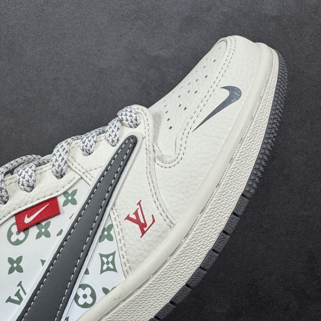 图片[5]-【定制版】Travis Scott x Fragment Design x Air Jordan 1 Low OG SP AJ1 乔1 LV联名 灰红标 低帮文化休闲板鞋  #多方联名合作融合了Travis Scott 独特的音乐风格，藤原浩个性的设计风格以及Jordan品牌的经典元素 使其成为一双具有独特身份和价值的鞋子 清新而立体的外观加上联名标识更突出了其独特身份 这种配色方案显示出活力和时尚感 在视觉上引人注目 鞋身的质感和细腻的细节处理使其显得高端而格调十足 这款“倒钩”联名是设计与创意完美结合 融合多方的个性风格是一款备受瞩目的潮流鞋款  货号：YX5066-336 尺码：36 36.5 37.5 38 38.5 39 40 40.5 41 42 42.5 43 44 44.5 45-选品中心