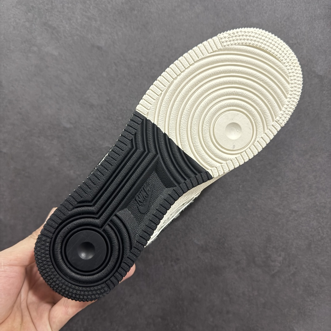 图片[9]-【定制版】Louis Vuitton x Nk Air Force 1’07 定制配色 Lv联名 空军一号低帮经典低帮休闲百搭板鞋 YX5066-341 定制鞋盒 大厂流水作业生产 超高清洁度 皮料切割干净无任何毛边 细节完美   尺码：36 36.5 37.5 38 38.5 39 40 40.5 41 42 42.5 43 44 44.5 45-选品中心