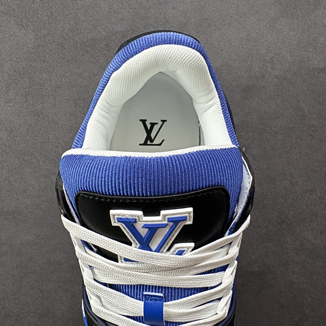 图片[7]-【广东版本】LV TARINE路易威登 驴牌 L家情侣款 休闲 运动鞋 滑板鞋 原版购入开发 路易威登 LV Trainer 运动鞋，延续 Virgil Abloh 基于复古篮球鞋创作的经典设计。牛皮革鞋面融入 Craggy Monogram 压纹和路易威登标识，展现 Tyler 对 Monogram 图案和品牌元素的趣味重构 配送专柜精美包装🛍📦 ▪️面料： 原版定制头层牛皮 ▪️内里： 原版定制透气网里 ▪️大底： 原版开模双色TPU组合大底 ▪️底厚： 3CM ▪️尺码：35-46-选品中心