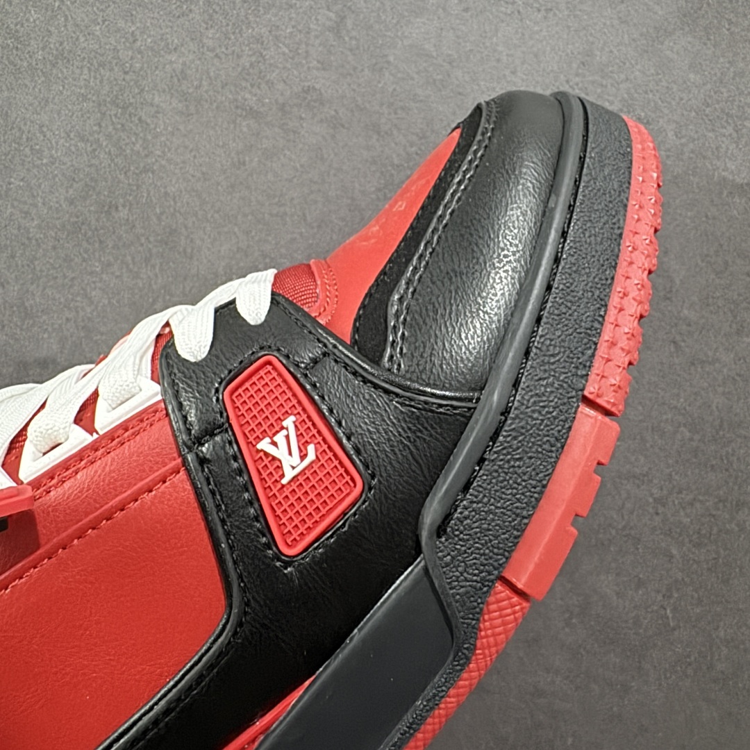 图片[5]-【广东版本】LV TARINE路易威登 驴牌 L家情侣款 休闲 运动鞋 滑板鞋 原版购入开发 路易威登 LV Trainer 运动鞋，延续 Virgil Abloh 基于复古篮球鞋创作的经典设计。牛皮革鞋面融入 Craggy Monogram 压纹和路易威登标识，展现 Tyler 对 Monogram 图案和品牌元素的趣味重构 配送专柜精美包装🛍📦 ▪️面料： 原版定制头层牛皮 ▪️内里： 原版定制透气网里 ▪️大底： 原版开模双色TPU组合大底 ▪️底厚： 3CM ▪️尺码：35-46-选品中心