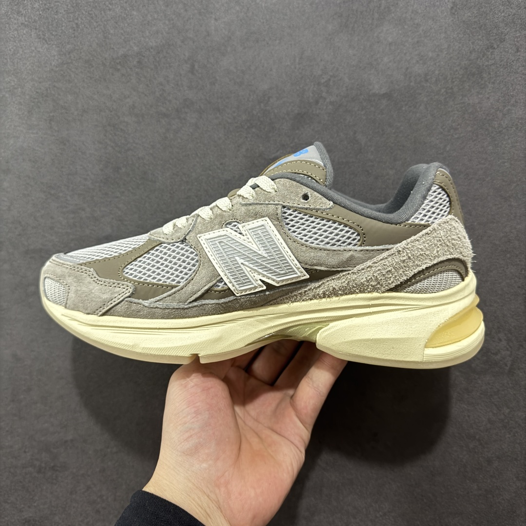 图片[2]-【纯原版】New Balance M2010系列 新百伦 复古老爹风网布跑步休闲运动鞋 新百伦经典配色 沿袭了面世之初的经典科技 以ENCAP中底配以升级版 N-ERGY缓震物料 鞋面则采用特色的柔软麂皮搭以NewBalance经典的尼龙网布 低调中还原跑鞋本真 更年轻化的设计理念与材质 让新世代青年得以用全新视角体验经典鞋款的传奇魅力 货号：U2010GD 尺码：36 37 37.5 38 38.5 39.5 40 40.5 41.5 42 42.5 43 44 45-选品中心