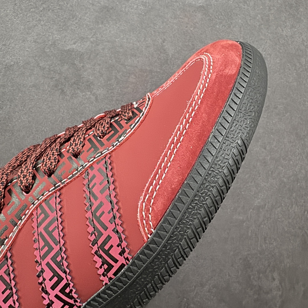 图片[5]-【定制版】Fendi x Ad Samba Og 定制配色 芬迪联名 阿迪桑巴系列徳训风低帮百搭休闲板鞋 XR0007 定制鞋盒 大厂流水作业生产 超高清洁度 皮料切割干净无任何毛边 细节完美   尺码：36 36.5 37.5 38 38.5 39 40 40.5 41 42 42.5 43 44 44.5 45-选品中心