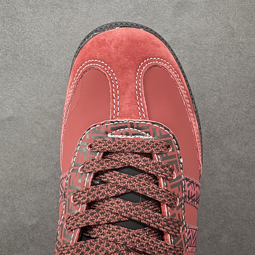 图片[8]-【定制版】Fendi x Ad Samba Og 定制配色 芬迪联名 阿迪桑巴系列徳训风低帮百搭休闲板鞋 XR0007 定制鞋盒 大厂流水作业生产 超高清洁度 皮料切割干净无任何毛边 细节完美   尺码：36 36.5 37.5 38 38.5 39 40 40.5 41 42 42.5 43 44 44.5 45-选品中心