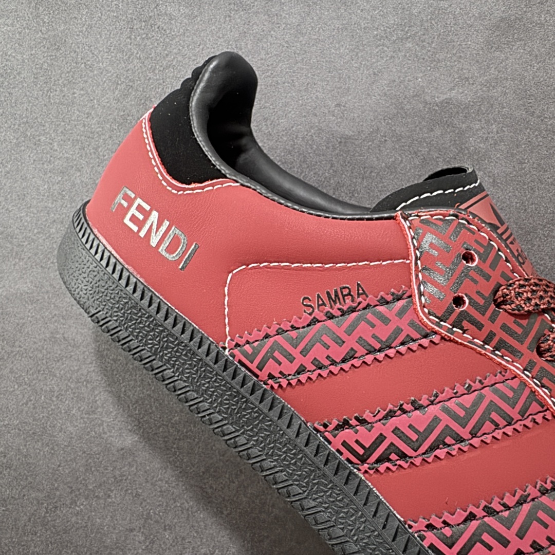 图片[6]-【定制版】Fendi x Ad Samba Og 定制配色 芬迪联名 阿迪桑巴系列徳训风低帮百搭休闲板鞋 XR0007 定制鞋盒 大厂流水作业生产 超高清洁度 皮料切割干净无任何毛边 细节完美   尺码：36 36.5 37.5 38 38.5 39 40 40.5 41 42 42.5 43 44 44.5 45-选品中心