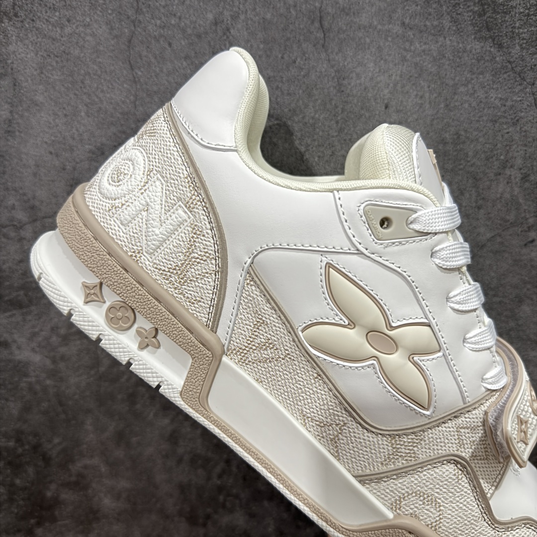 图片[7]-【佛山顶级超A版】Louis Vuitton LV Trainer系列 25米白色印花魔术贴 仓库现货 当天可取 私人订单 专柜混卖零售专供 所有配色均为购买原版复刻 整体版型 皮料 市场独一无二 后跟版型都可以自行对比[机智]吊打市场所有货 怒甩十条街，欢迎拿市场各大工厂的货来对比！ 鞋舌烫金超正 压印程度秒杀市面90%以上的高端货 新配色陆续开发出货 尺码：39-45-选品中心