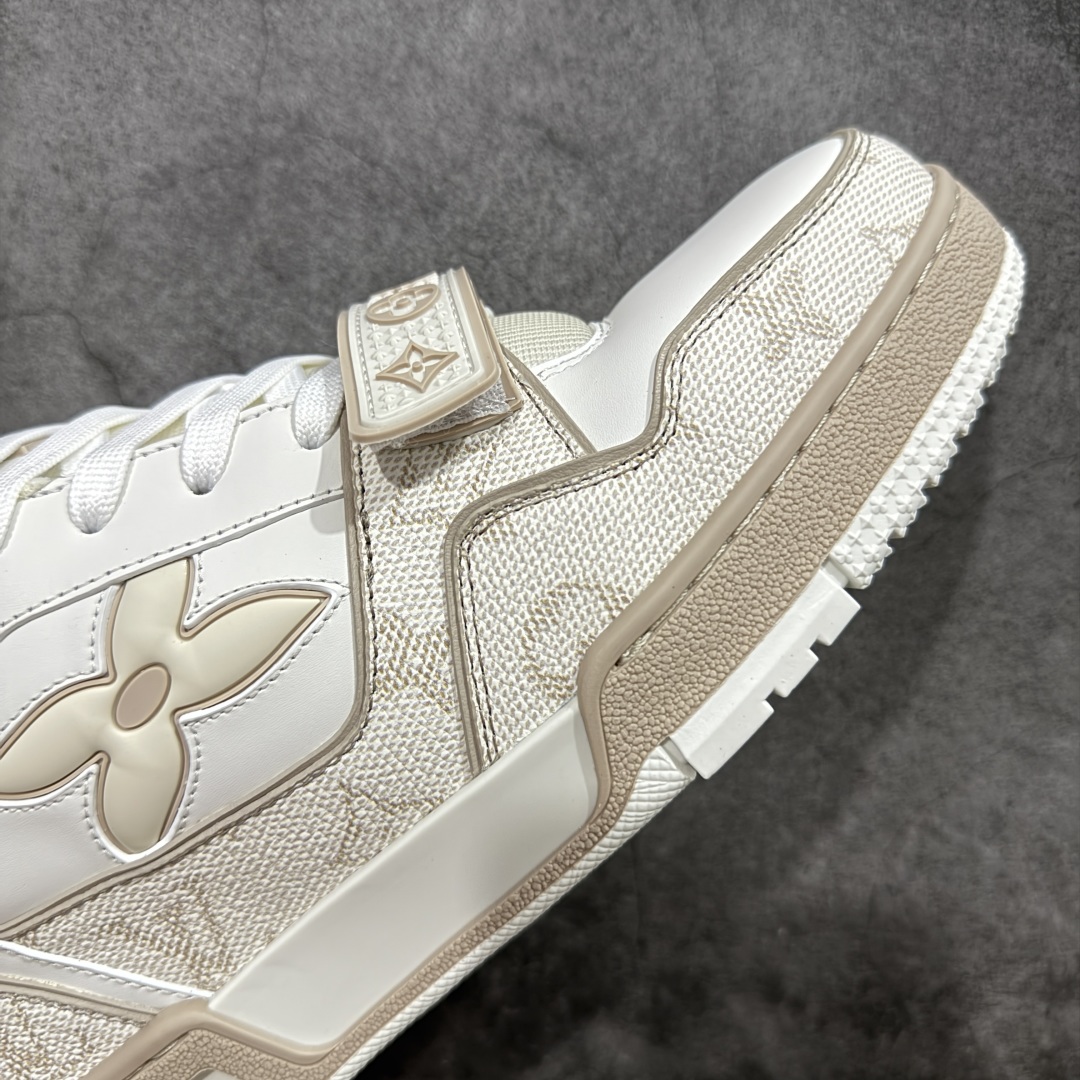 图片[6]-【佛山顶级超A版】Louis Vuitton LV Trainer系列 25米白色印花魔术贴 仓库现货 当天可取 私人订单 专柜混卖零售专供 所有配色均为购买原版复刻 整体版型 皮料 市场独一无二 后跟版型都可以自行对比[机智]吊打市场所有货 怒甩十条街，欢迎拿市场各大工厂的货来对比！ 鞋舌烫金超正 压印程度秒杀市面90%以上的高端货 新配色陆续开发出货 尺码：39-45-选品中心