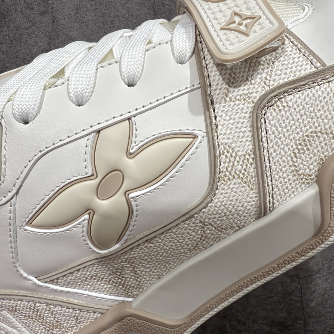 图片[4]-【佛山顶级超A版】Louis Vuitton LV Trainer系列 25米白色印花魔术贴 仓库现货 当天可取 私人订单 专柜混卖零售专供 所有配色均为购买原版复刻 整体版型 皮料 市场独一无二 后跟版型都可以自行对比[机智]吊打市场所有货 怒甩十条街，欢迎拿市场各大工厂的货来对比！ 鞋舌烫金超正 压印程度秒杀市面90%以上的高端货 新配色陆续开发出货 尺码：39-45-选品中心