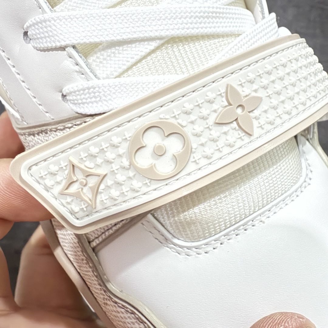 图片[6]-【佛山顶级超A版】Louis Vuitton LV Trainer系列 25米白色印花魔术贴 仓库现货 当天可取 私人订单 专柜混卖零售专供 所有配色均为购买原版复刻 整体版型 皮料 市场独一无二 后跟版型都可以自行对比[机智]吊打市场所有货 怒甩十条街，欢迎拿市场各大工厂的货来对比！ 鞋舌烫金超正 压印程度秒杀市面90%以上的高端货 新配色陆续开发出货 尺码：39-45-选品中心