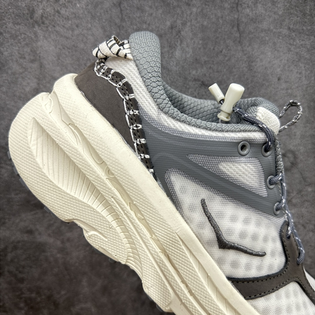 图片[7]-【公司级】HOKA ONE ONE Bondi B3 LS 运动舒适低帮跑步鞋 男女同款 高品质 原材料开发 邦代鞋头采用牛皮革材质 网面是MONO 纱材质 ，里面是蜂窝煤透气网眼定型。后跟设计采用皮革双缝线 ，HOKA经典的厚底设计。 鞋底采用EVA板材发泡 脚感舒适 减震耐磨透气跑步运动鞋 尺码 36 36.5 37.5 38 38.5 39 40 40.5 41 42 42.5 43 44 44.5 45 46 47-选品中心