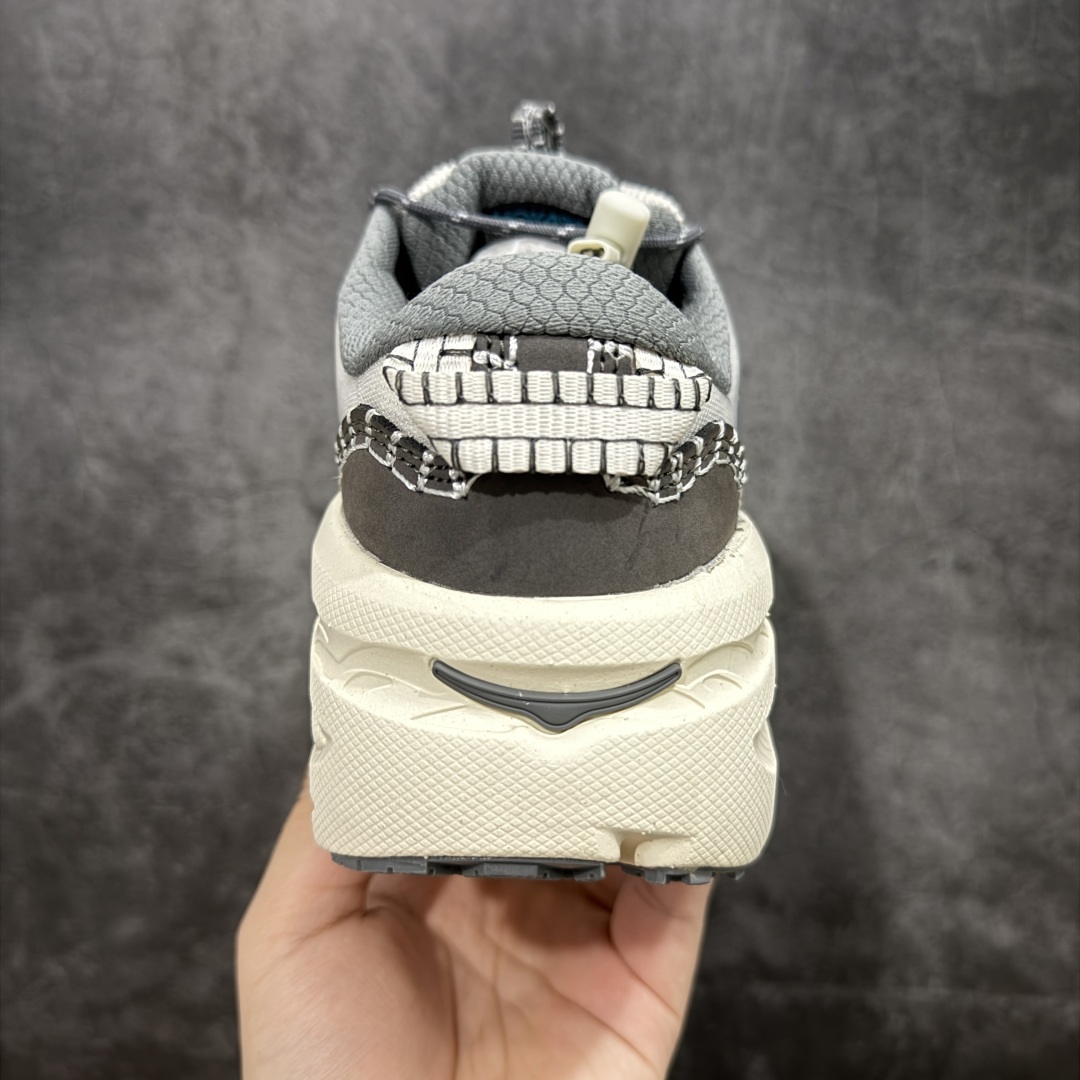 图片[4]-【公司级】HOKA ONE ONE Bondi B3 LS 运动舒适低帮跑步鞋 男女同款 高品质 原材料开发 邦代鞋头采用牛皮革材质 网面是MONO 纱材质 ，里面是蜂窝煤透气网眼定型。后跟设计采用皮革双缝线 ，HOKA经典的厚底设计。 鞋底采用EVA板材发泡 脚感舒适 减震耐磨透气跑步运动鞋 尺码 36 36.5 37.5 38 38.5 39 40 40.5 41 42 42.5 43 44 44.5 45 46 47-选品中心