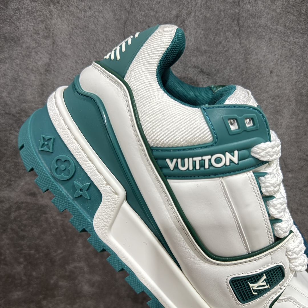 图片[7]-【LW纯原】驴家LV Trainer Maxi 胖丁系列 原版完美楦型 东莞大厂出产 品控胜过市面百分之95 原版正确TPU大底 大底克重500k 独家底磨 实物到手质感重量完全区别与市面版本。 开发费5w+ 质感媲美原版 密集度超高 区别于同行色泽质感 意大利进口头层一刀切小牛皮 皮料厚实度韧性高于市面 原版垫脚聚米微料加透气英伦网布 都是按正品一比一打造开发 不偷半点料 不掺半点假 细节原版一致 可对比 全包套原版包装配件 目前市面一梯队级别 ⚠市场太杂请注意混卖版本 可区别材料 版型 质感 包装配件 一切肉眼可见的细节。 尺码男女鞋 35 36 37 38 39 40 41 42 43 44 45 46-选品中心