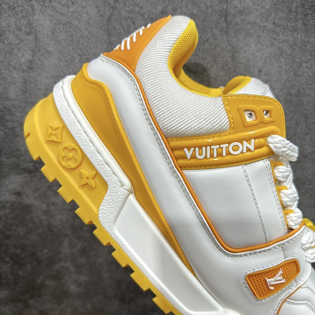 图片[7]-【LW纯原】驴家LV Trainer Maxi 胖丁系列 原版完美楦型 东莞大厂出产 品控胜过市面百分之95 原版正确TPU大底 大底克重500k 独家底磨 实物到手质感重量完全区别与市面版本。 开发费5w+ 质感媲美原版 密集度超高 区别于同行色泽质感 意大利进口头层一刀切小牛皮 皮料厚实度韧性高于市面 原版垫脚聚米微料加透气英伦网布 都是按正品一比一打造开发 不偷半点料 不掺半点假 细节原版一致 可对比 全包套原版包装配件 目前市面一梯队级别 ⚠市场太杂请注意混卖版本 可区别材料 版型 质感 包装配件 一切肉眼可见的细节。 尺码男女鞋 35 36 37 38 39 40 41 42 43 44 45 46-选品中心