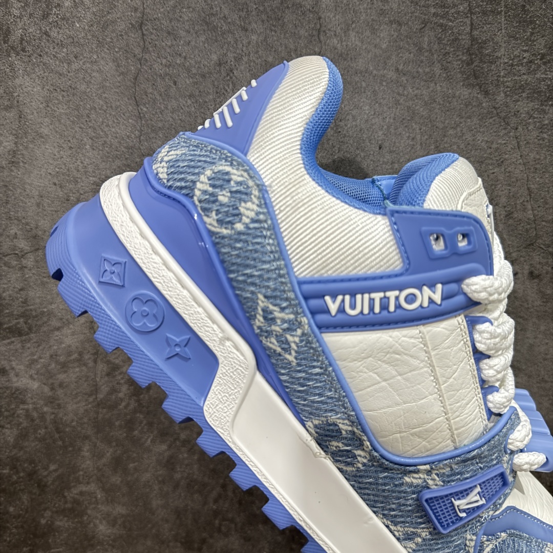 图片[7]-【LW纯原】驴家LV Trainer Maxi 胖丁系列 原版完美楦型 东莞大厂出产 品控胜过市面百分之95 原版正确TPU大底 大底克重500k 独家底磨 实物到手质感重量完全区别与市面版本。 开发费5w+ 质感媲美原版 密集度超高 区别于同行色泽质感 意大利进口头层一刀切小牛皮 皮料厚实度韧性高于市面 原版垫脚聚米微料加透气英伦网布 都是按正品一比一打造开发 不偷半点料 不掺半点假 细节原版一致 可对比 全包套原版包装配件 目前市面一梯队级别 ⚠市场太杂请注意混卖版本 可区别材料 版型 质感 包装配件 一切肉眼可见的细节。 尺码男女鞋 35 36 37 38 39 40 41 42 43 44 45 46-选品中心