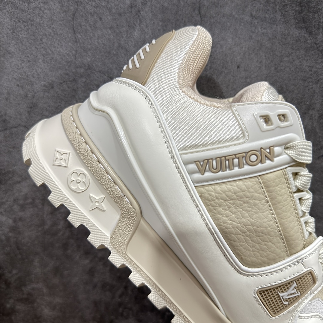 图片[7]-【LW纯原】驴家LV Trainer Maxi 胖丁系列 原版完美楦型 东莞大厂出产 品控胜过市面百分之95 原版正确TPU大底 大底克重500k 独家底磨 实物到手质感重量完全区别与市面版本。 开发费5w+ 质感媲美原版 密集度超高 区别于同行色泽质感 意大利进口头层一刀切小牛皮 皮料厚实度韧性高于市面 原版垫脚聚米微料加透气英伦网布 都是按正品一比一打造开发 不偷半点料 不掺半点假 细节原版一致 可对比 全包套原版包装配件 目前市面一梯队级别 ⚠市场太杂请注意混卖版本 可区别材料 版型 质感 包装配件 一切肉眼可见的细节。 尺码男女鞋 35 36 37 38 39 40 41 42 43 44 45 46-选品中心