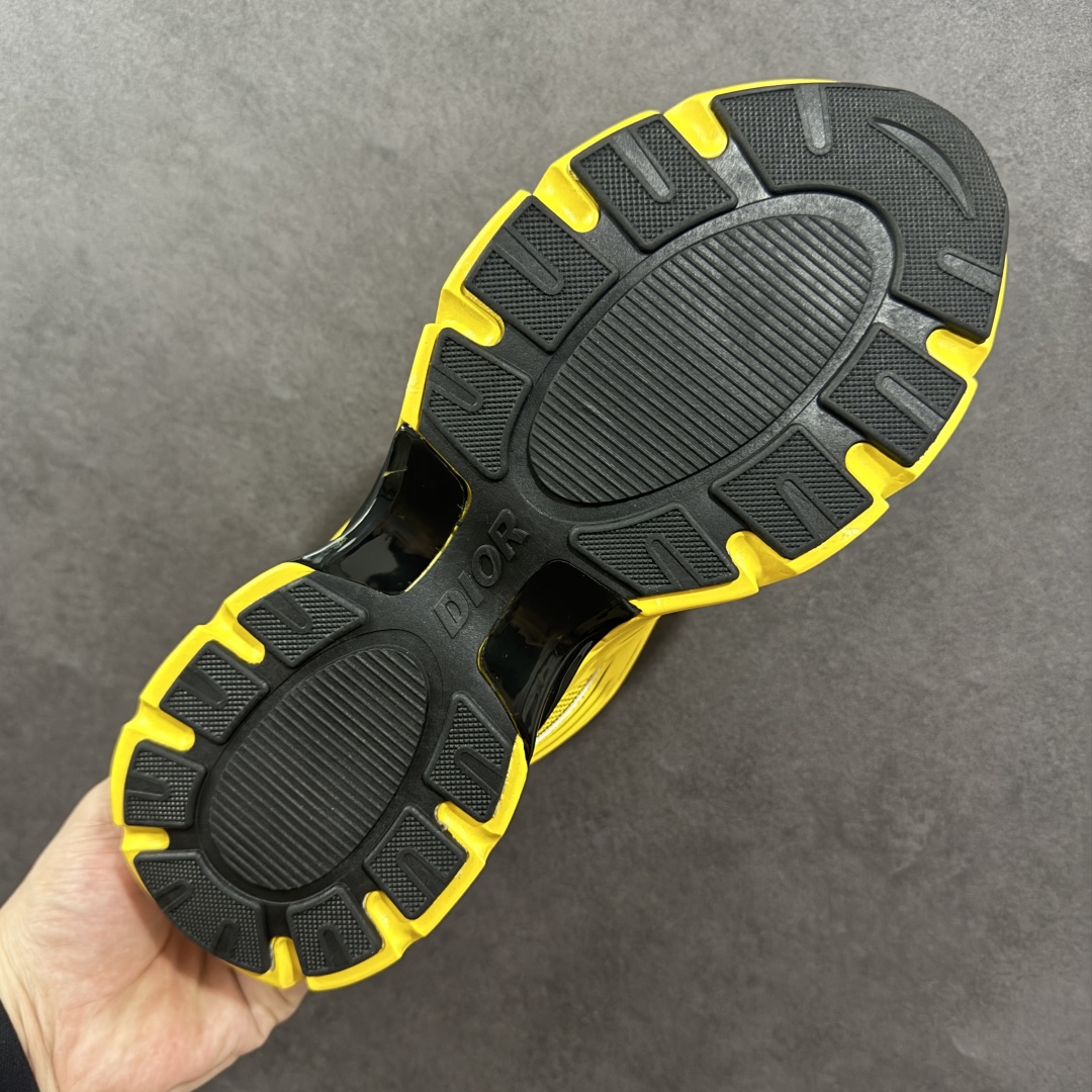 图片[9]-【公司级】Dior 迪奥 B44 Dior迪奥休闲时尚运动鞋系列 渠道原装订单 全套专柜包装物及配件 釆用超软舒适透气面料 同源出厂真丝绸防尘鞋套袋 原装雪梨形超软沙绒纸团 鞋底采用橡胶大底内外锁死工艺 最大限度弯折永不开胶，原鞋一致效果 尺码：39 40 40.5 41 42 42.5 43 44 45-选品中心